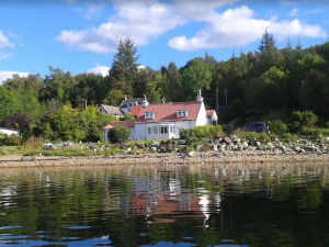 Homely Lochside Scottish Cottages